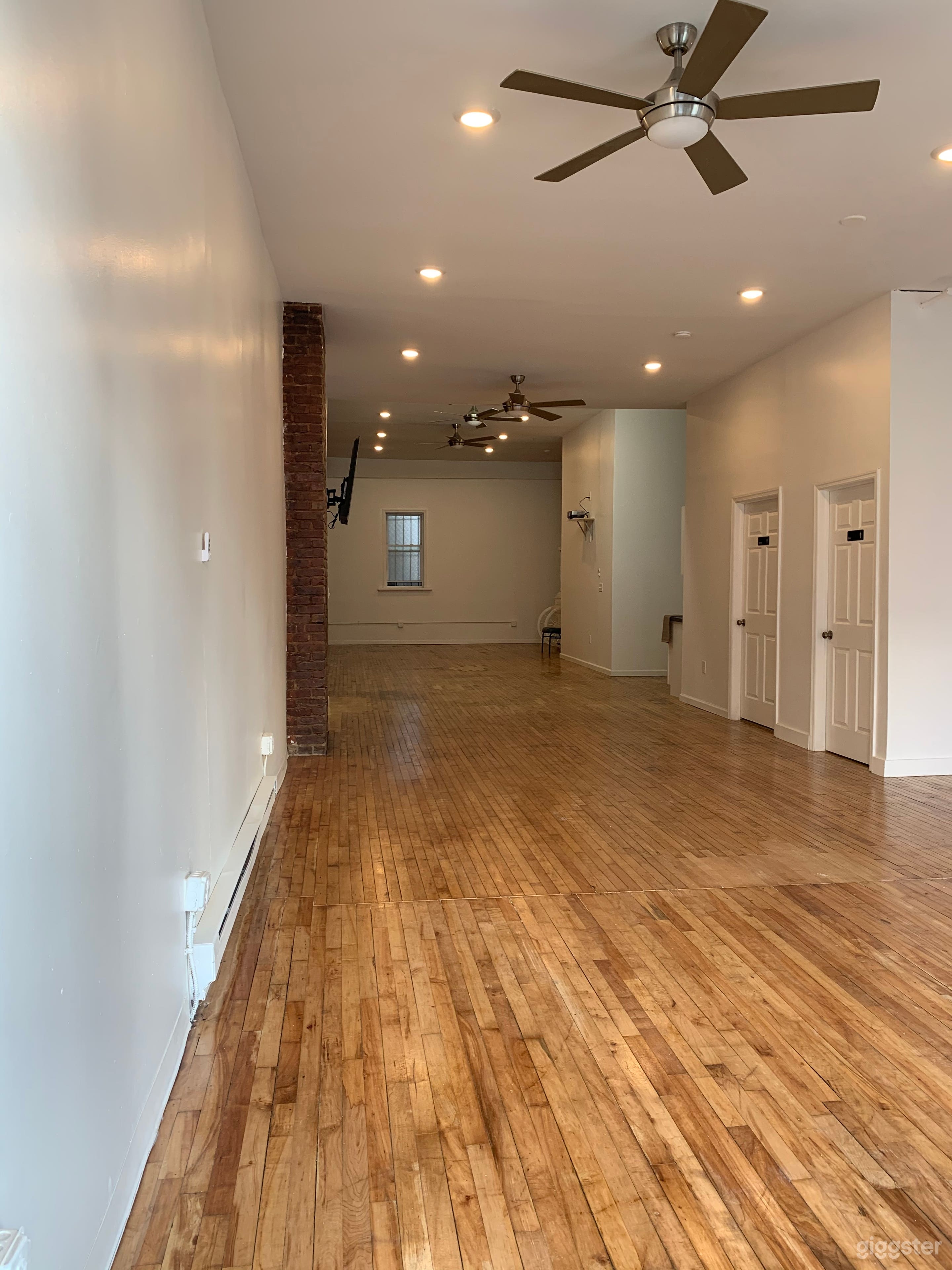 Modern Urban Studio  Photo 4