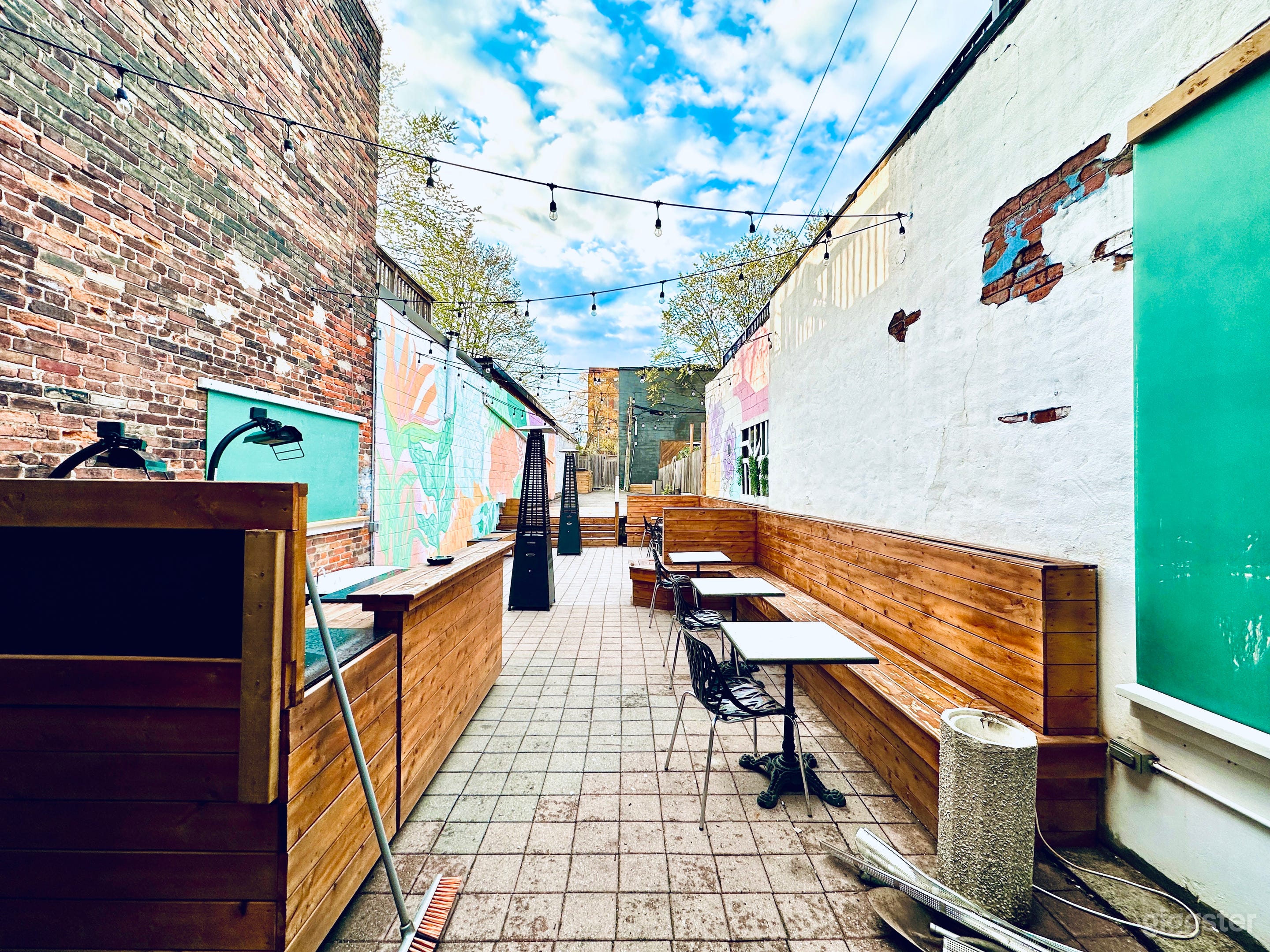 Private Patio in Parkdale Photo 3