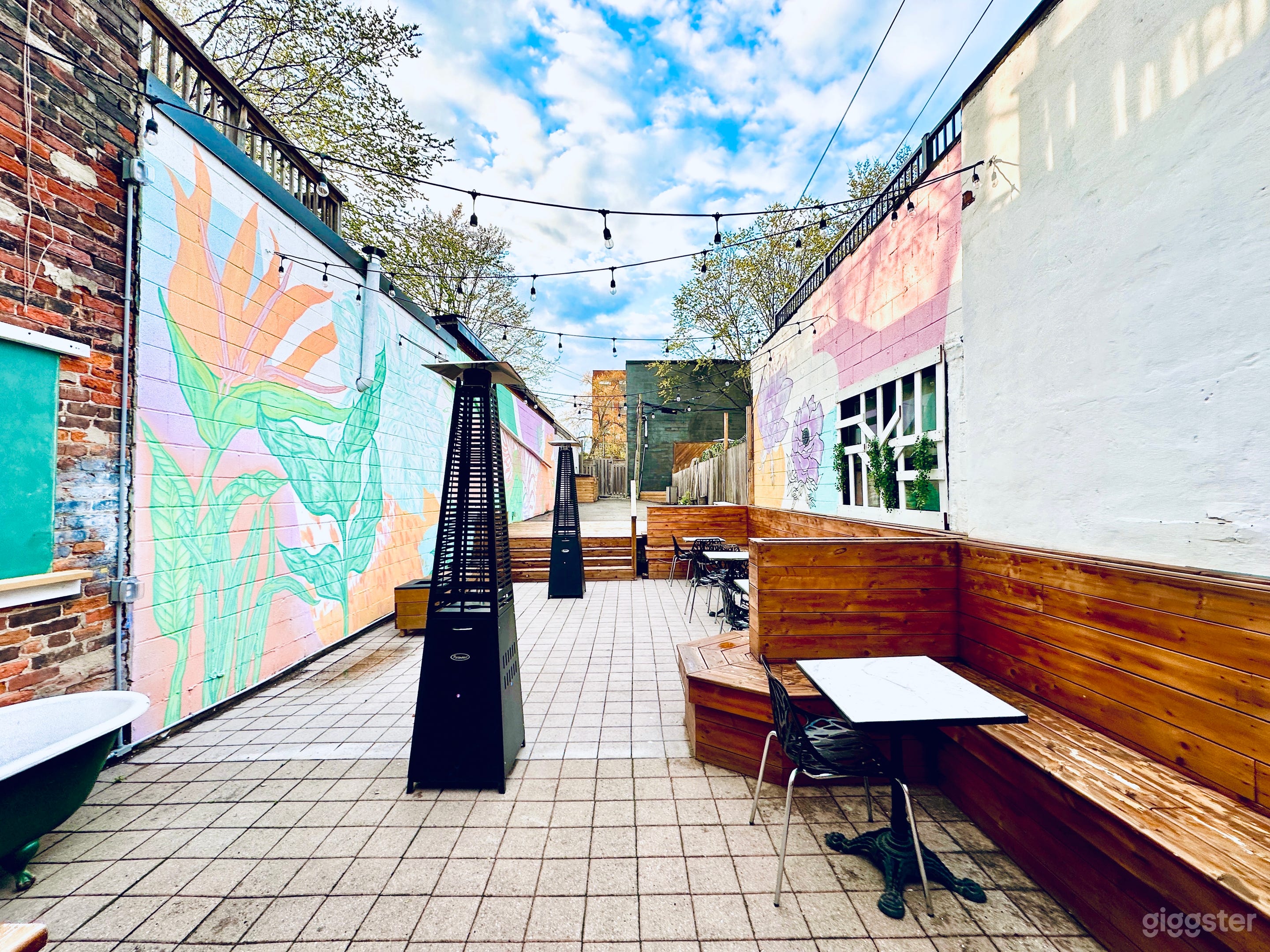 Private Patio in Parkdale Photo 2