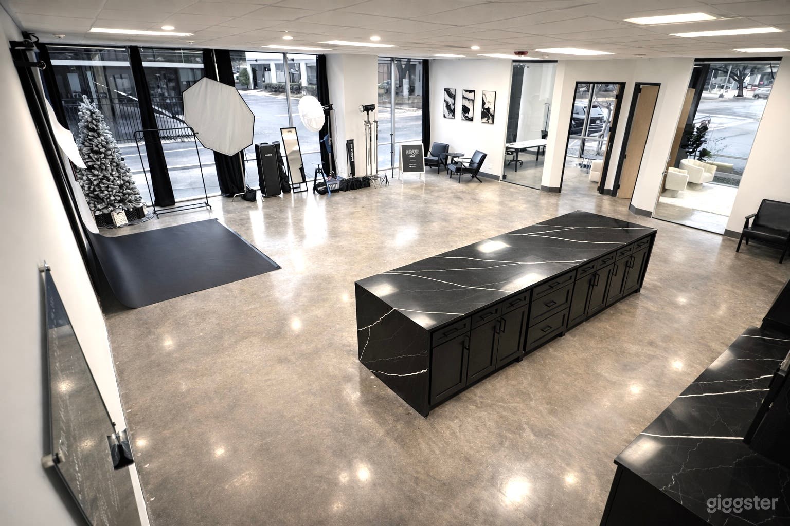 Modern Space in North Dallas with Kitchen & Natural Light Photo 1