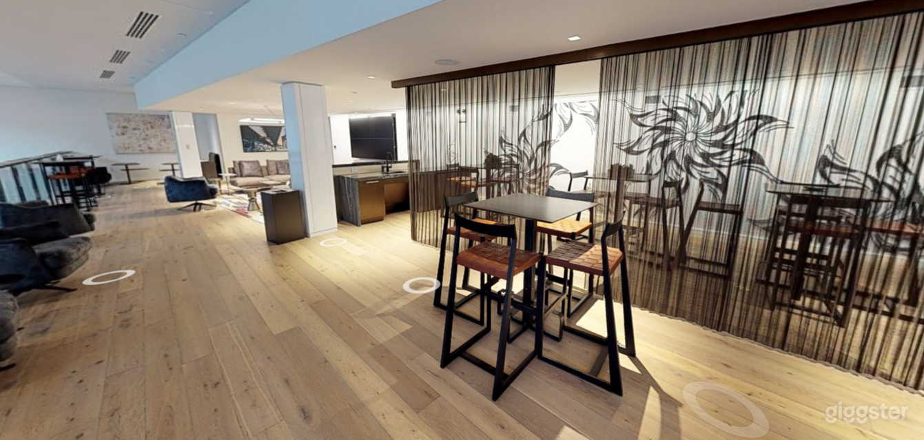 Stylish Mezzanine Lounge in Boston Photo 1