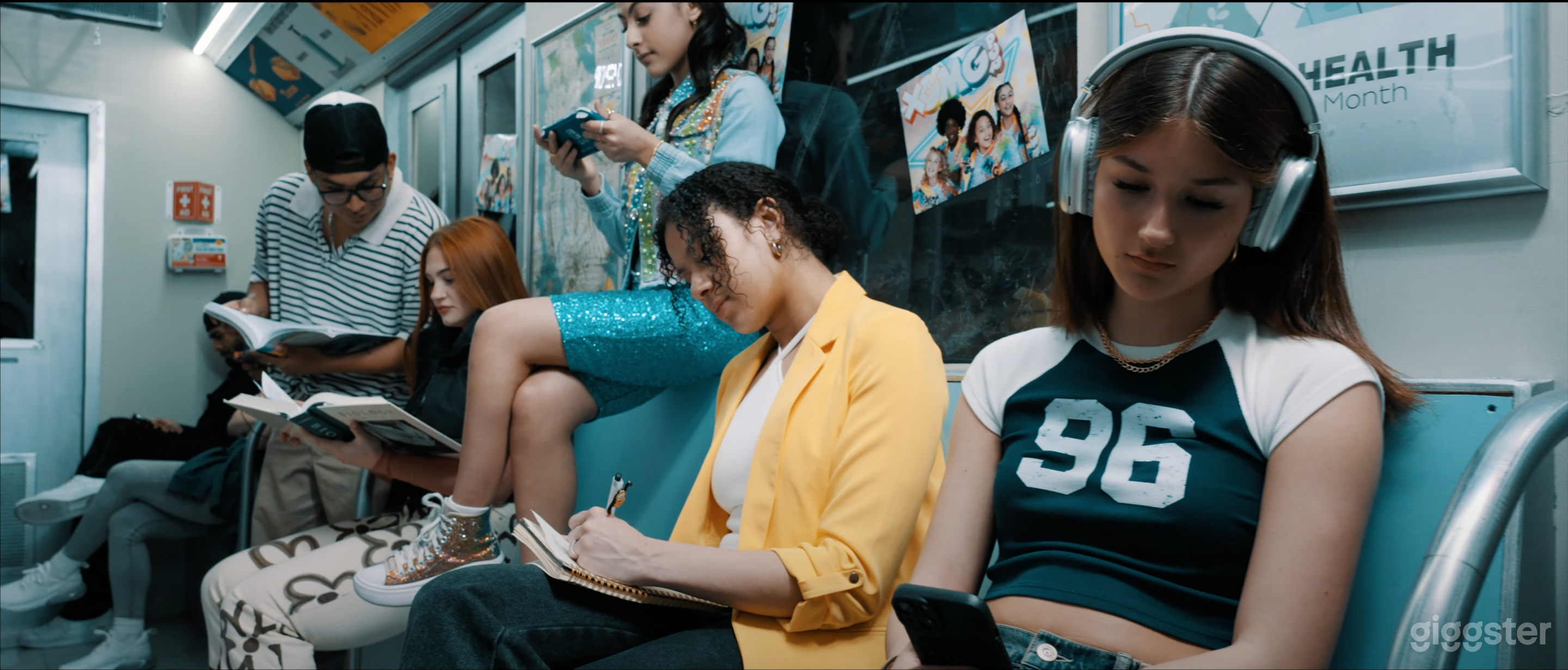 Underground subway/station, Elevator, Money Room Photo 3