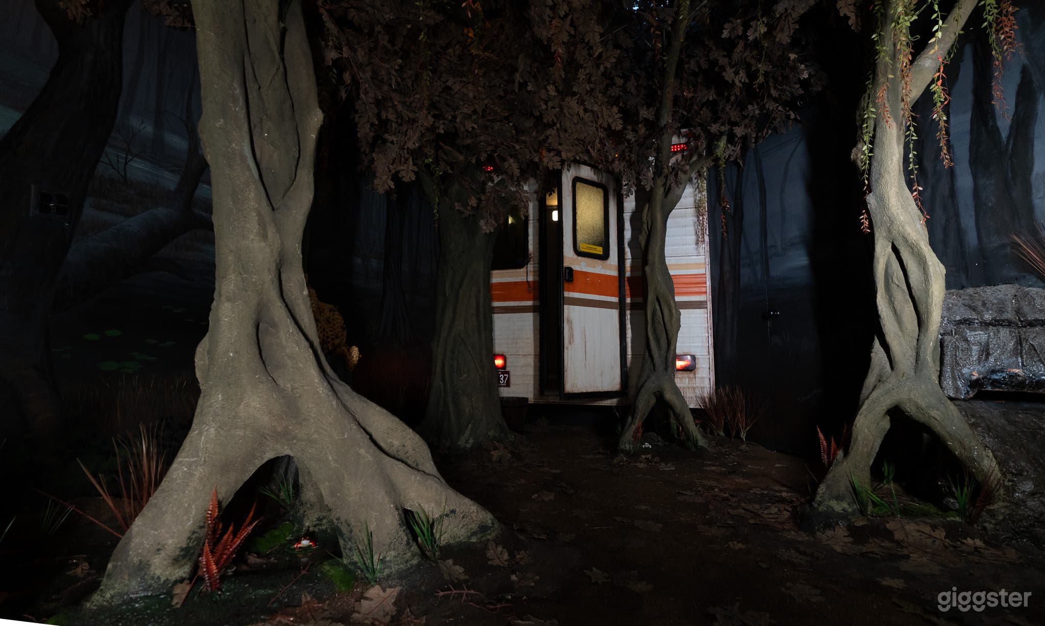 Detailed escape room sets at 2 locations! WLA & Culver City Photo 2