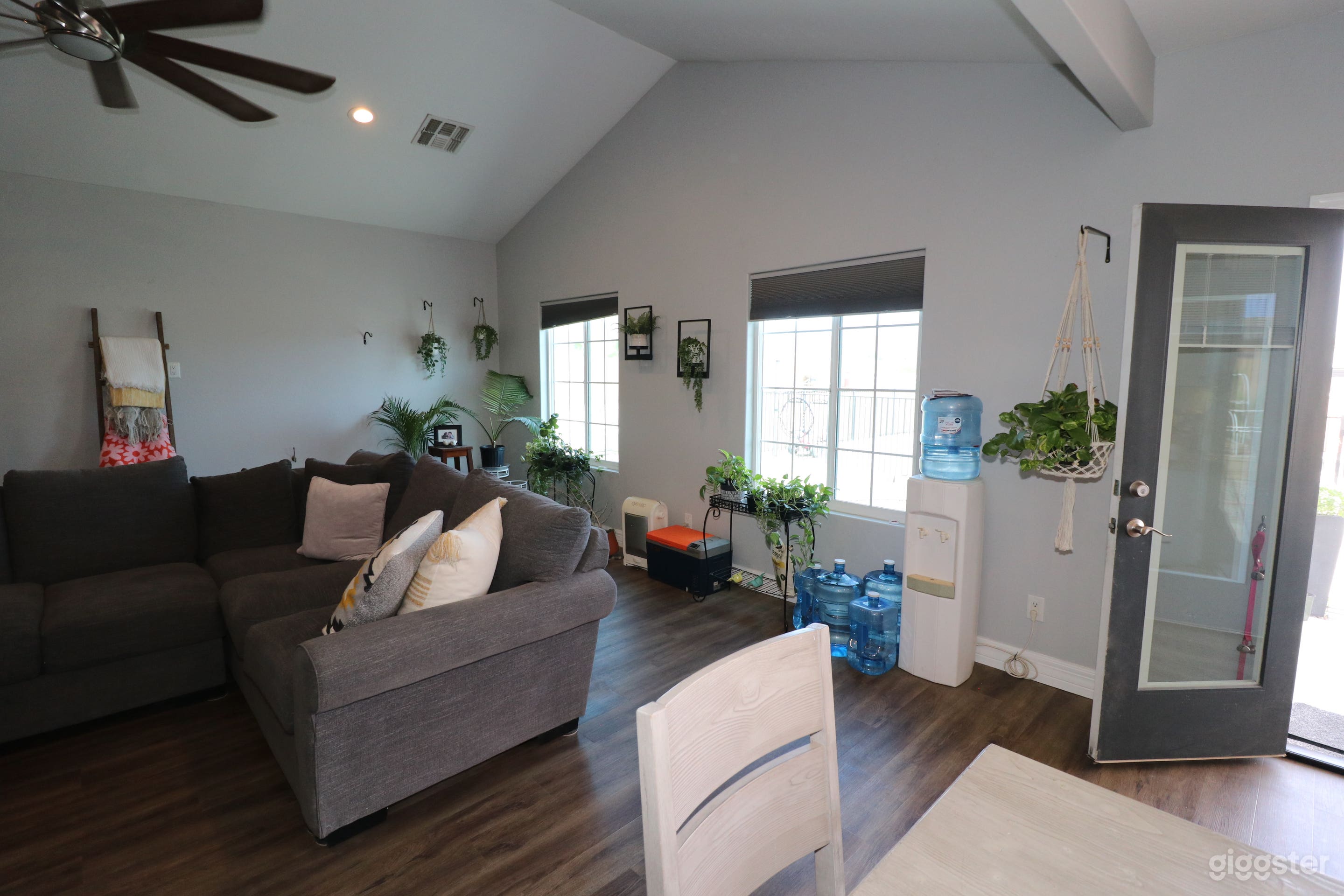 Contemporary Home on One Acre w/Pool and Plenty of Parking Photo 3