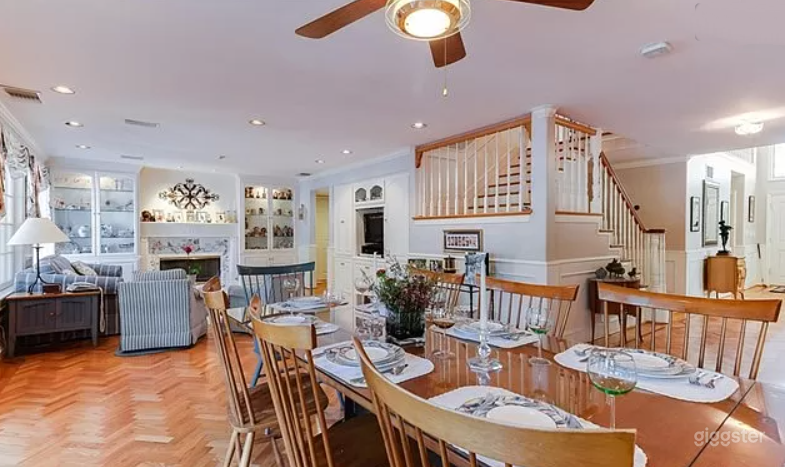 Stunning Western Styled House Photo 2