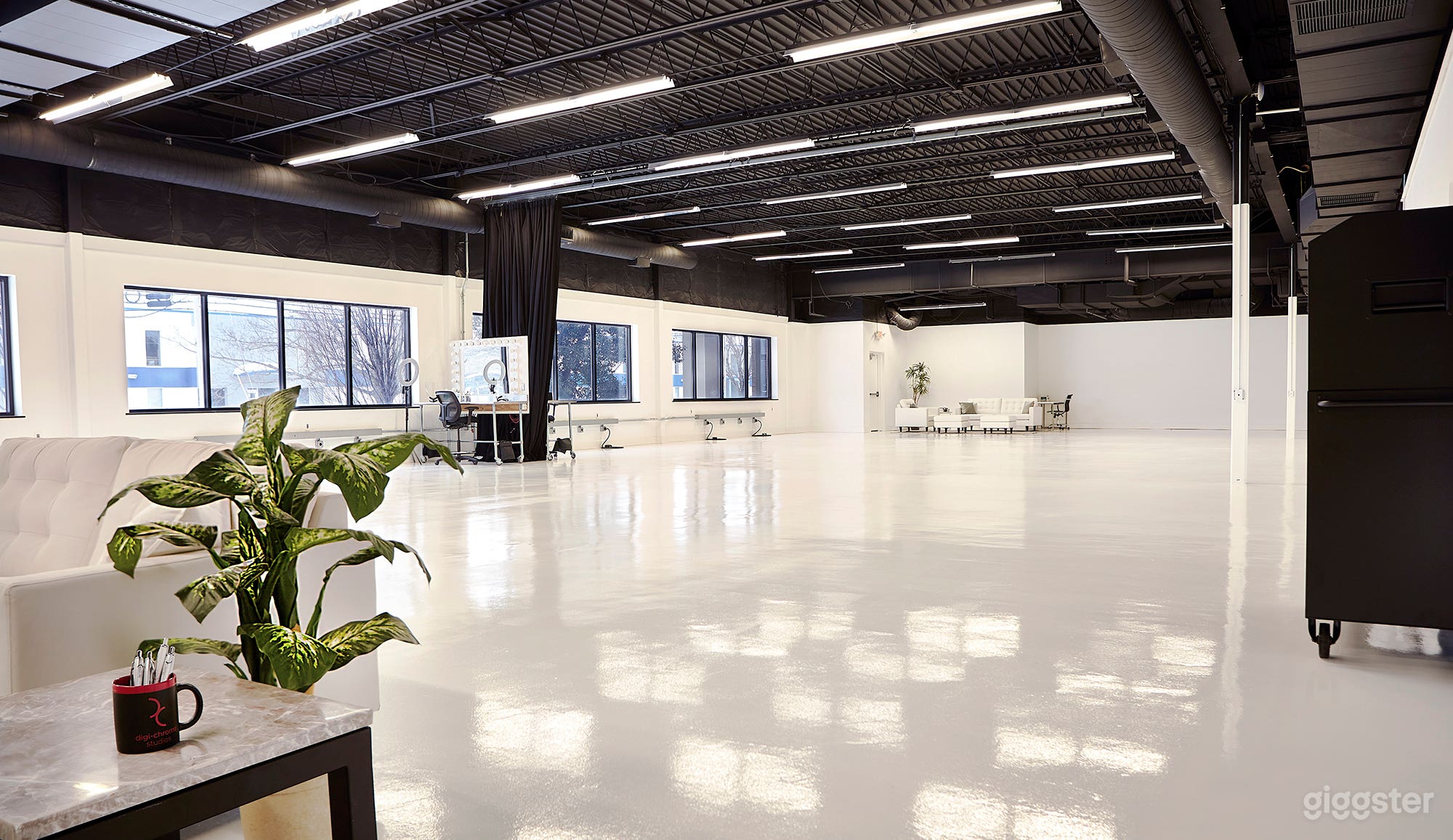 Sleek, Open Studio Space Photo 1