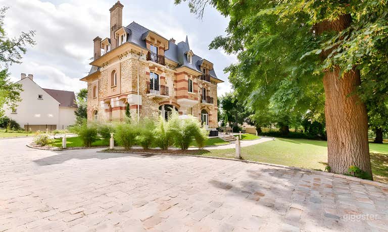  CHÂTEAU DE LA FEUILLERAIE 