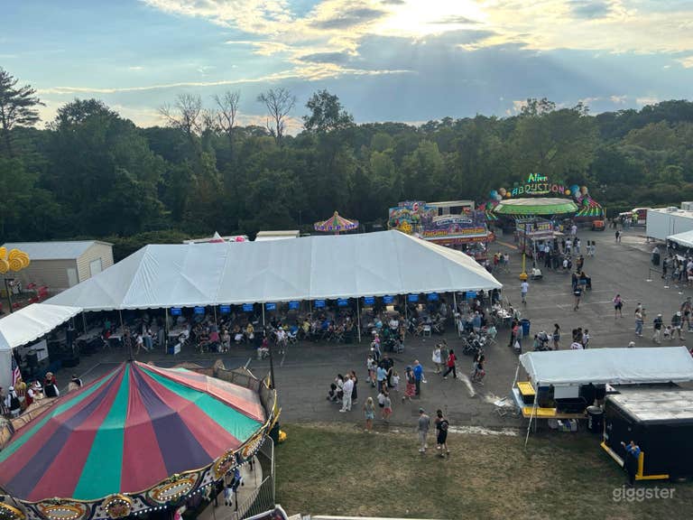  Spacious outdoor location 