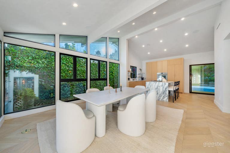  Designer Beverly Hills Home W/ Pool & High Ceilings 