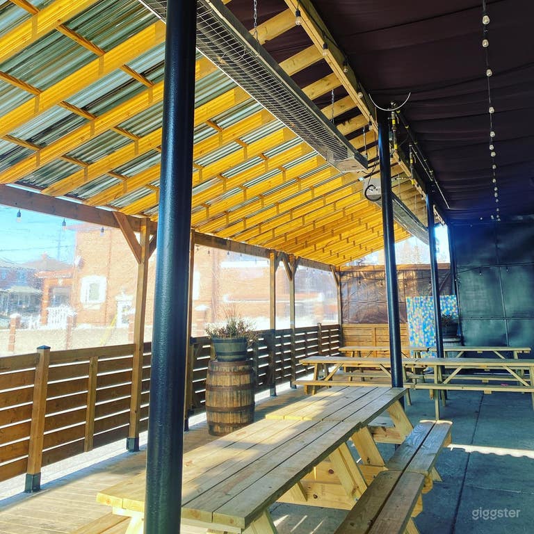  Spacious Year-Round Winterized Patio 