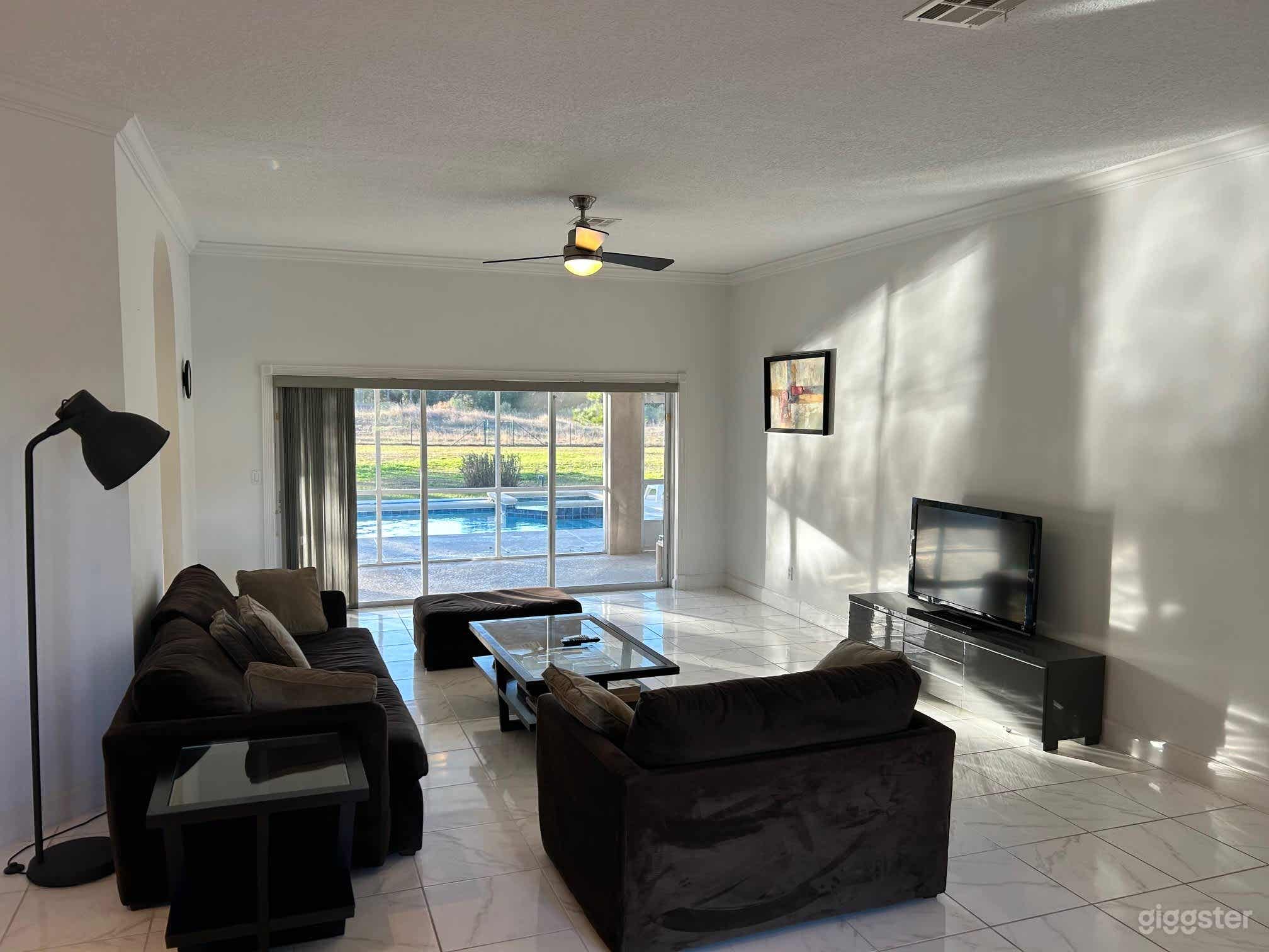 Minimalist Clermont House with Lake View Photo 1