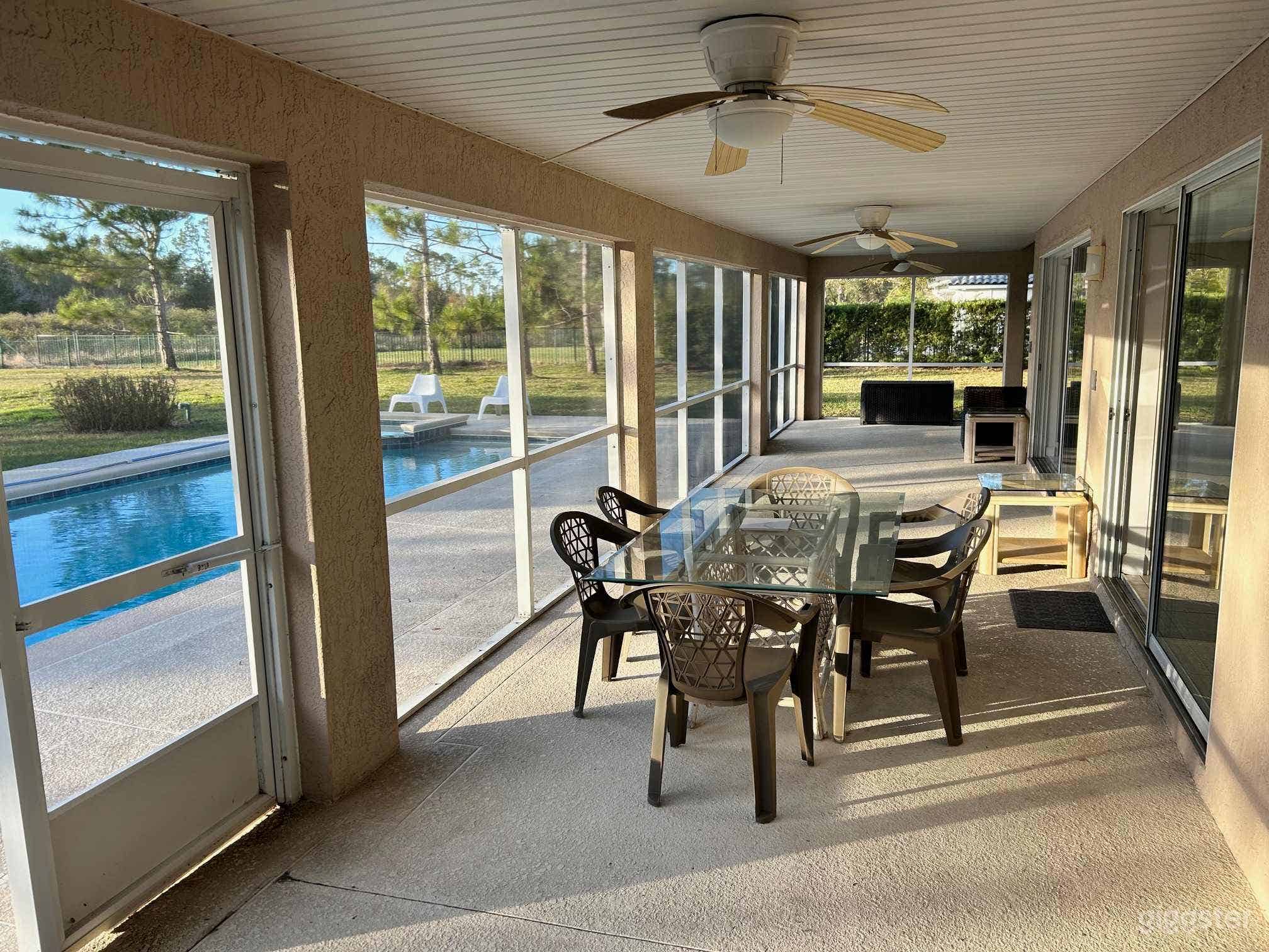 Minimalist Clermont House with Lake View Photo 4