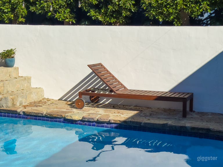  Pixel Paradiso   L.A. foothills tennis court. Very Private 