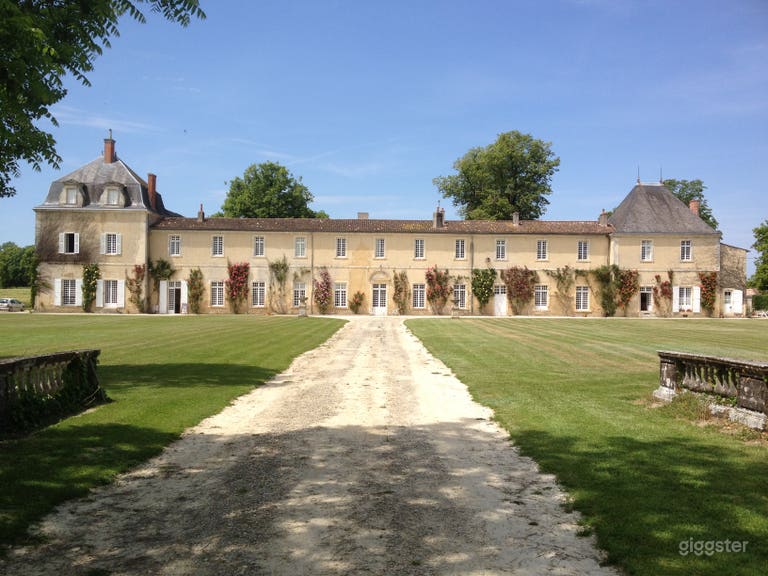  Former Abbey with Numerous Fitted Spaces 