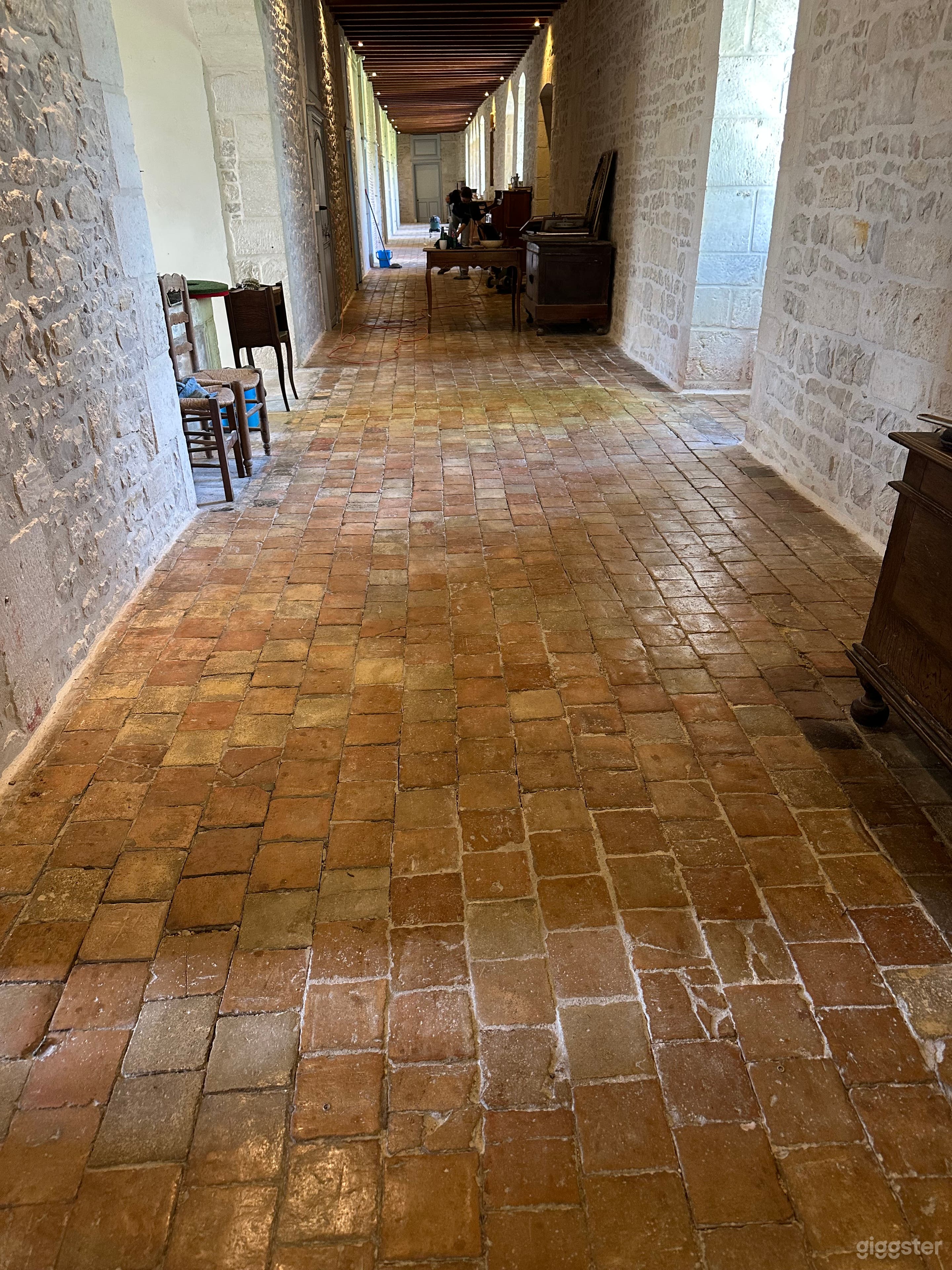 Photo de Former Abbey with Numerous Fitted Spaces 4