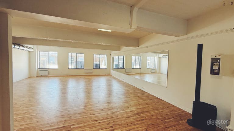  Zonnig Dansstudio 950 sqft met spiegels 