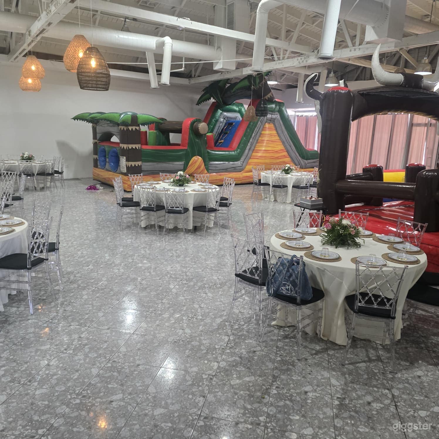 Beverly Hills Adjacent Open Space with High Ceiling Photo 3
