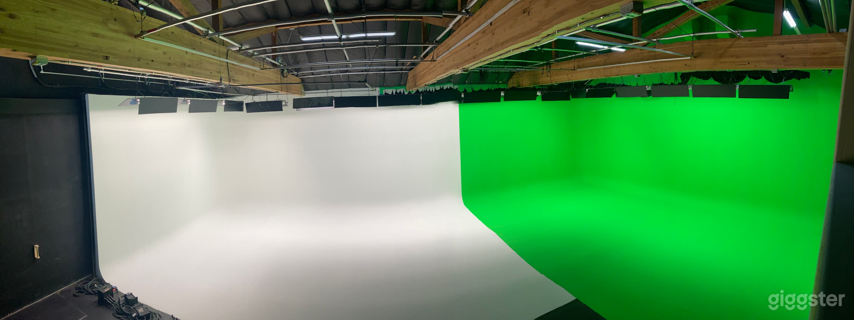 Fully Equipped Green Screen Studio - Vista, CA Photo 1