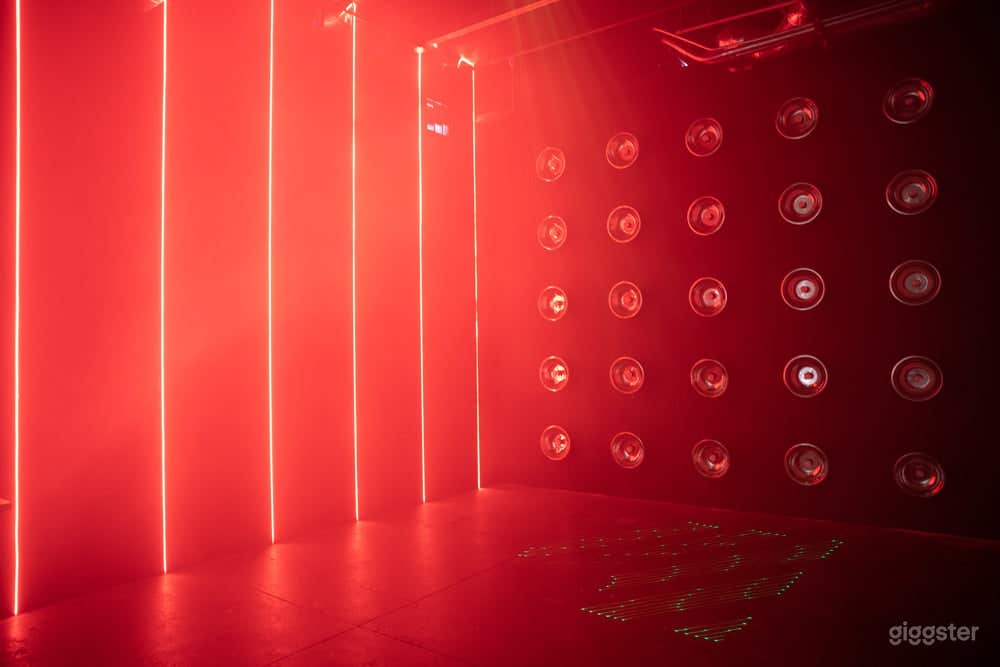 Neon &amp; Spotlights Blackout Photo/Video Studio Photo 3