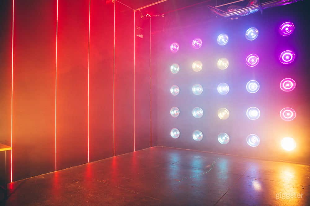 Neon &amp; Spotlights Blackout Photo/Video Studio Photo 1