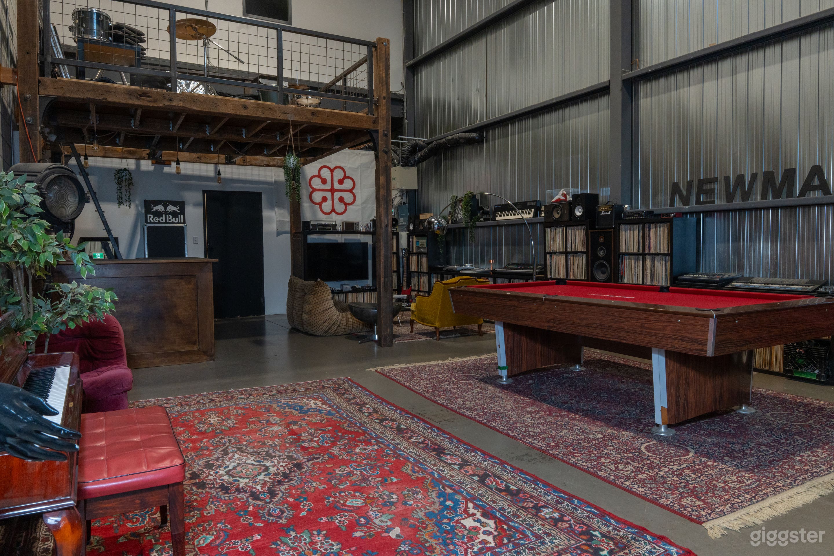Warehouse / Recording Studio / Open Space Photo 1