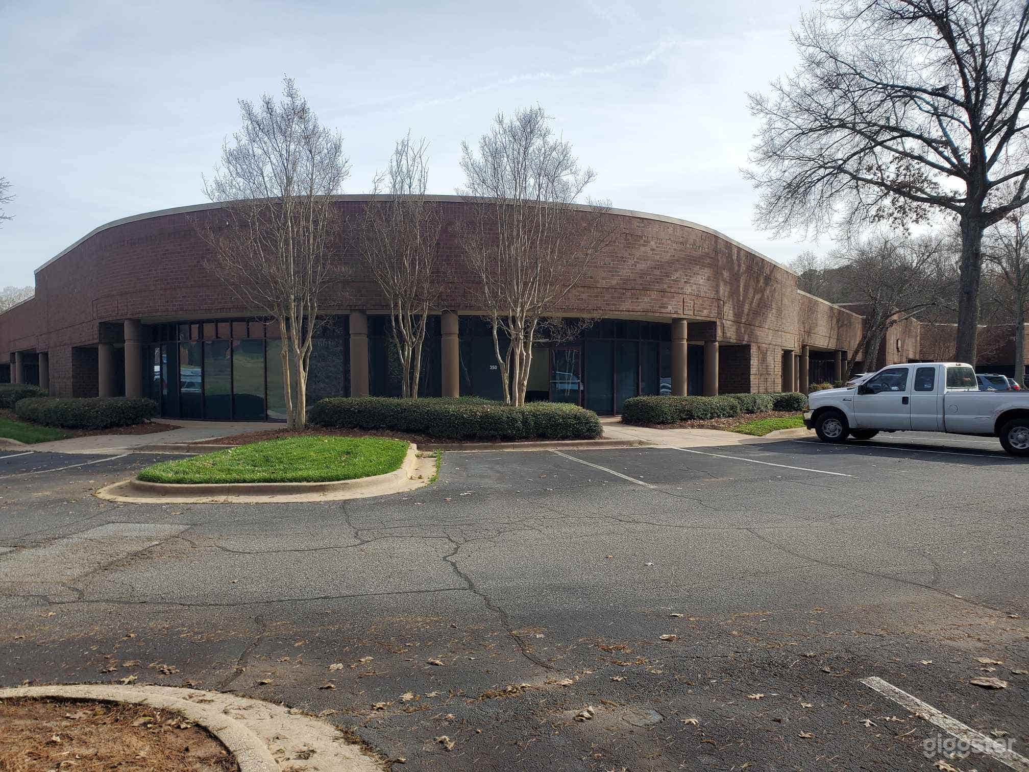 Wider angle of the Studio.