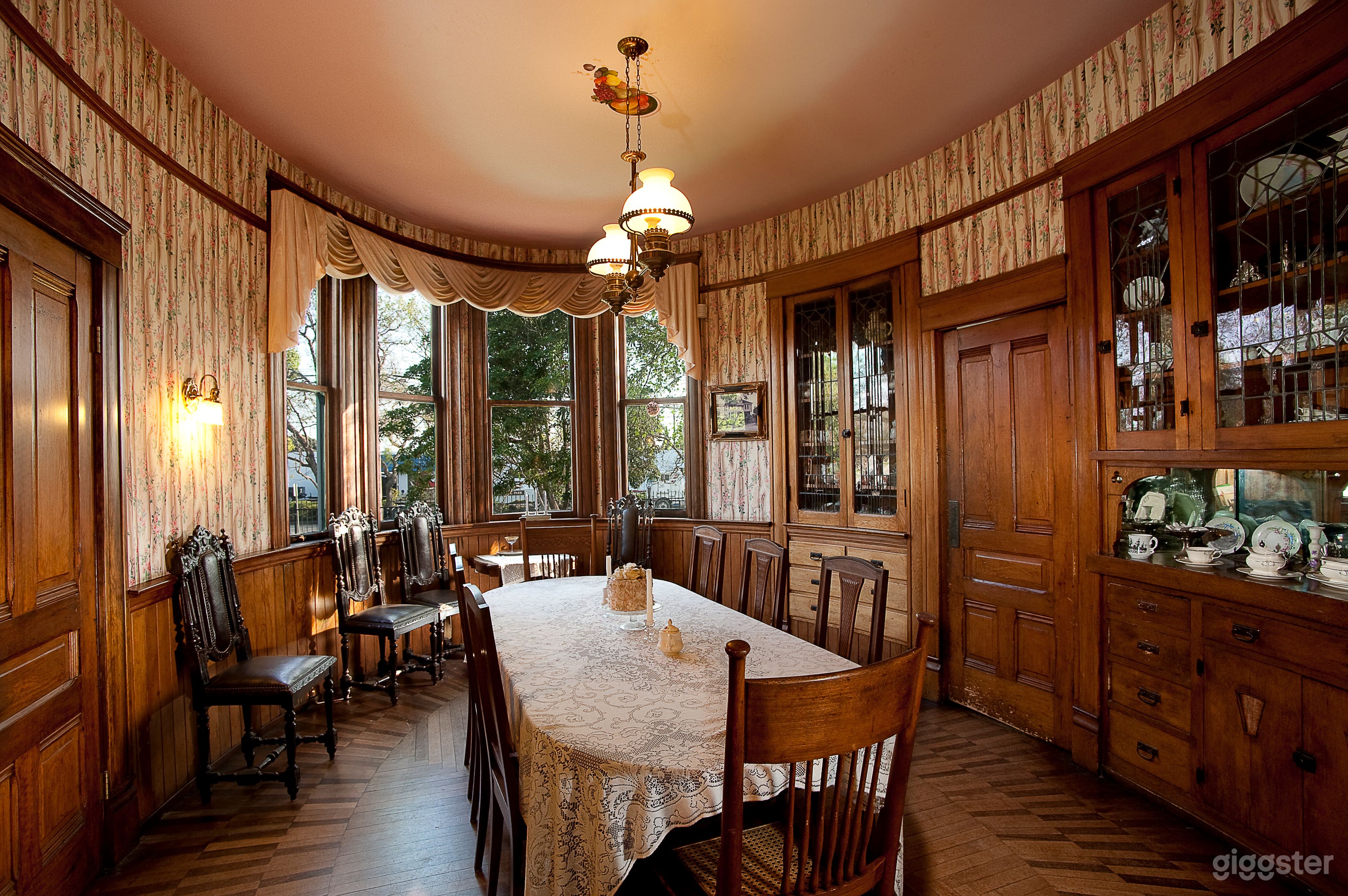 Historic 1898 Home on 12-Acres with Orange Groves Photo 4