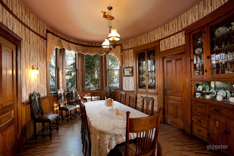  Historic 1898 Home on 12-Acres with Orange Groves 