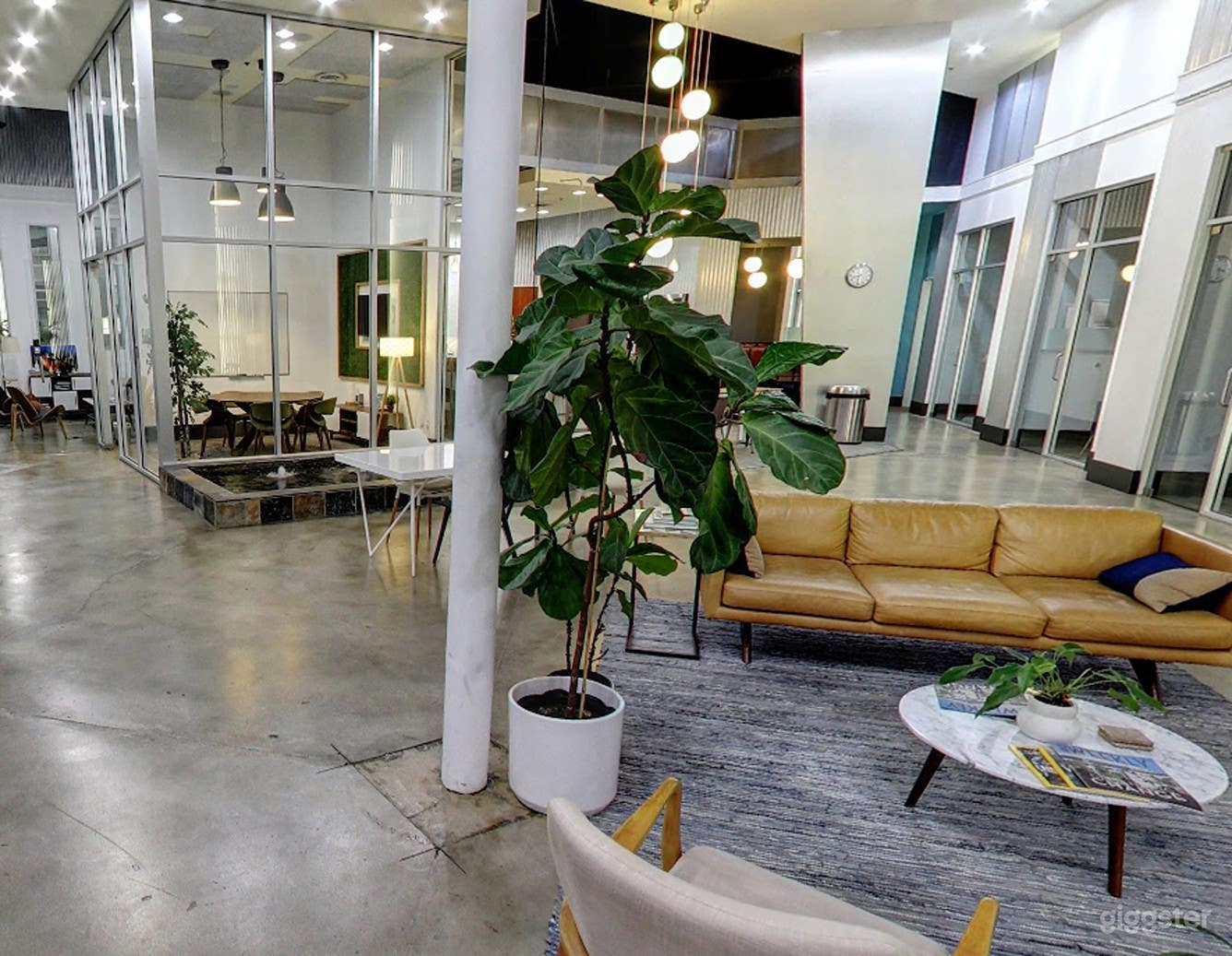 Spacious &amp; Cozy Private Event Space Photo 4