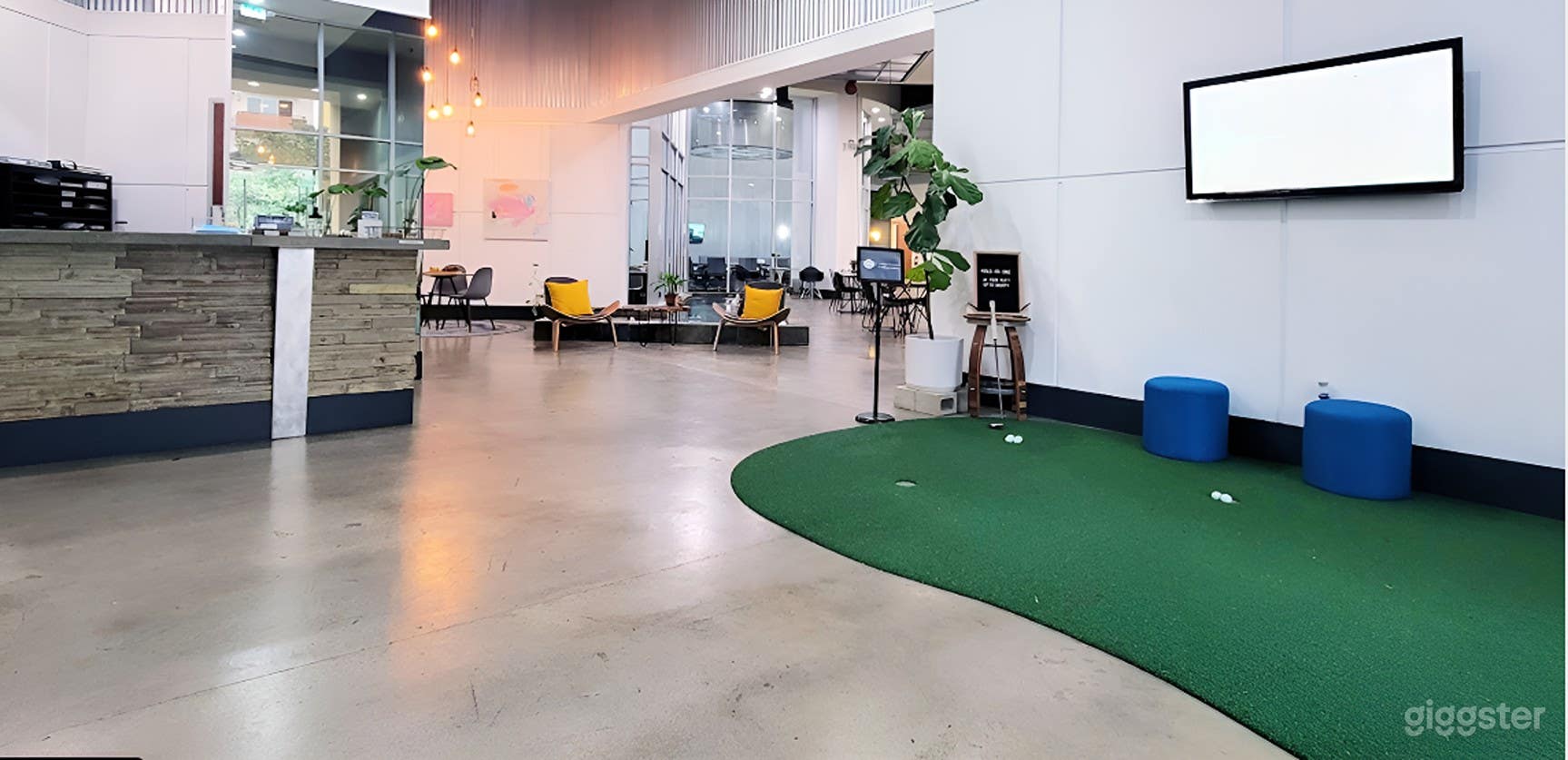 Spacious &amp; Cozy Private Event Space Photo 2