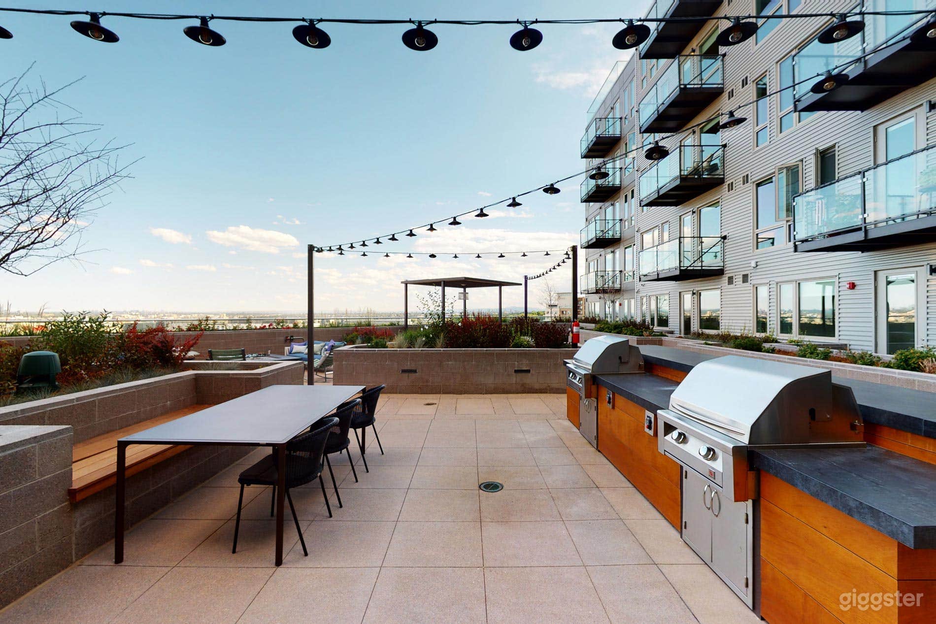 Fabulous Outdoor Lounge w/ Denver Skyline View Photo 1