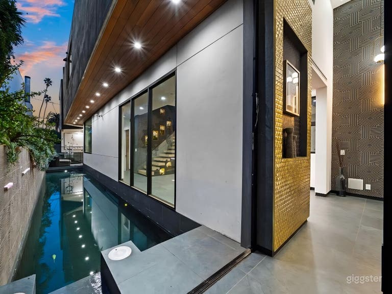  SUNSET VENICE CINEMATIC LUXE VILLA W/POOL 