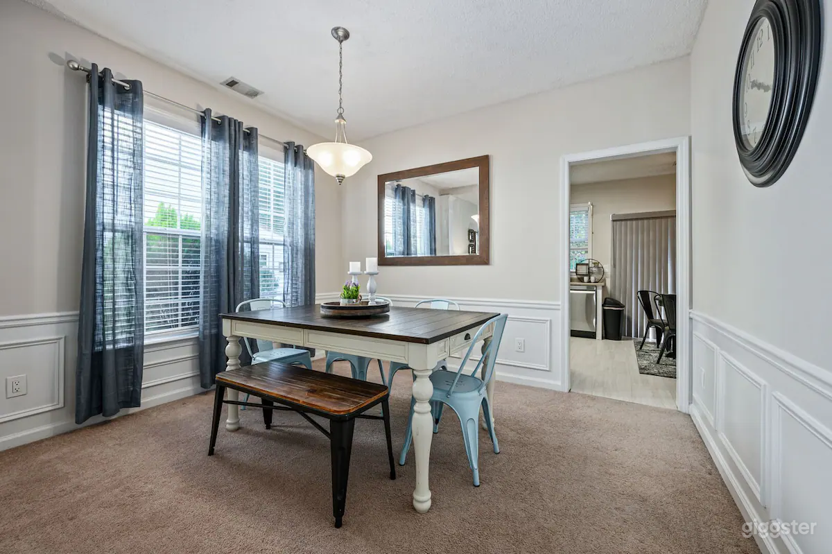 Enjoy This Amazing Home With Porch &amp; Grill Near DT Photo 2