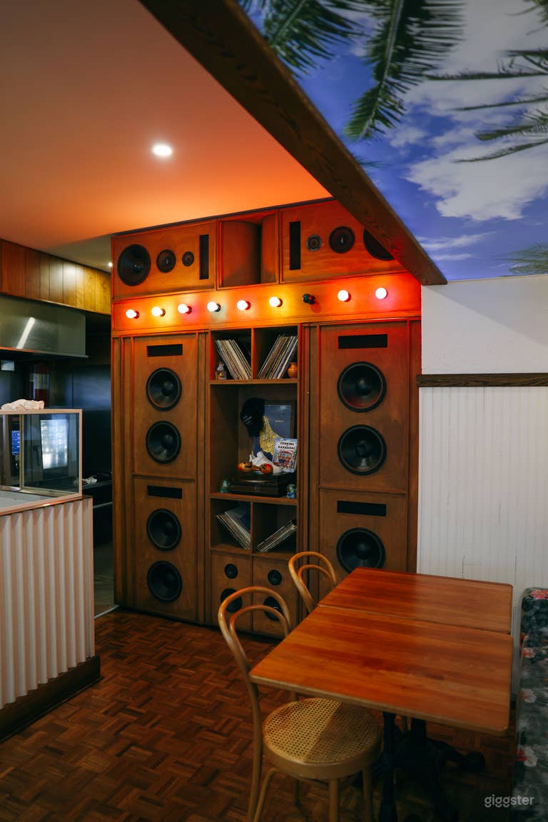  Restaurante Caribeño Acogedor y Vibrante 