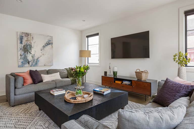  Modern Poncey-Highland Oasis 