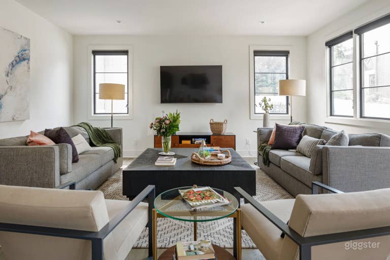  Modern Poncey-Highland Oasis 