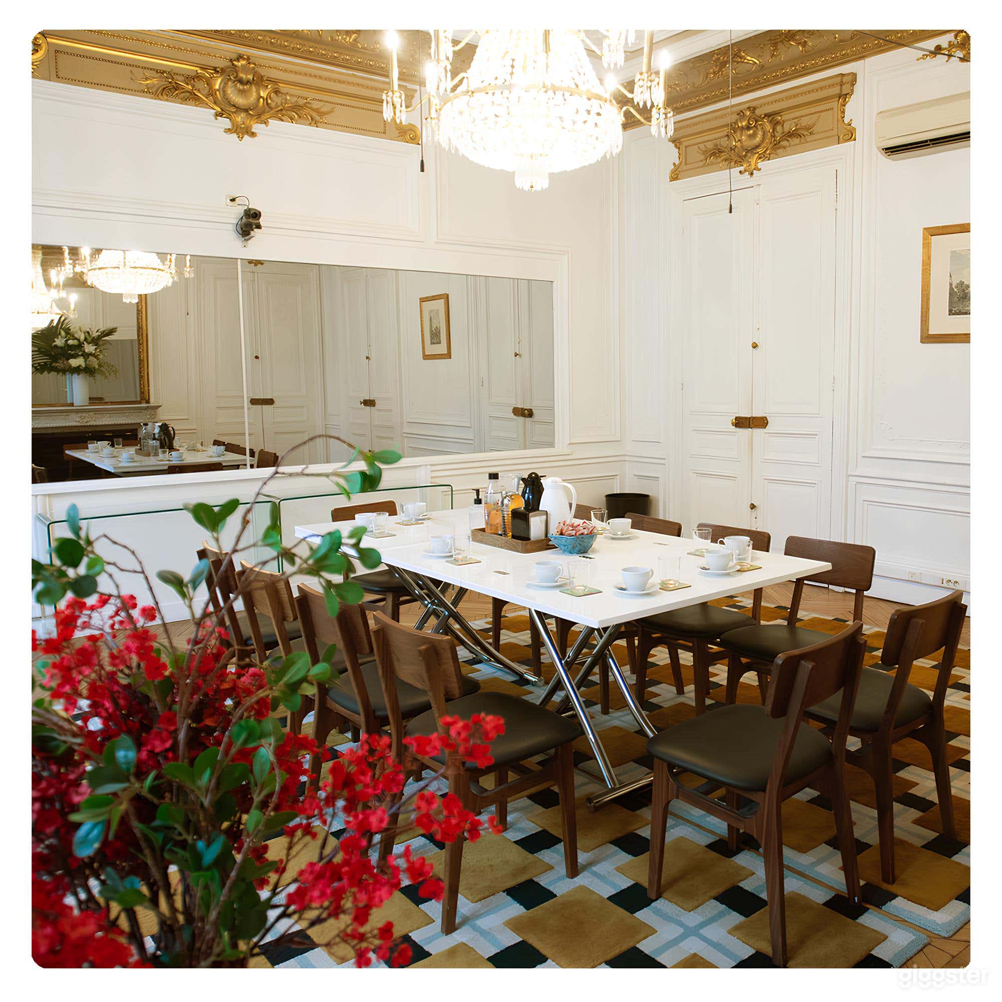 Photo de Gold Room - The Largest and Most Prestigious 4