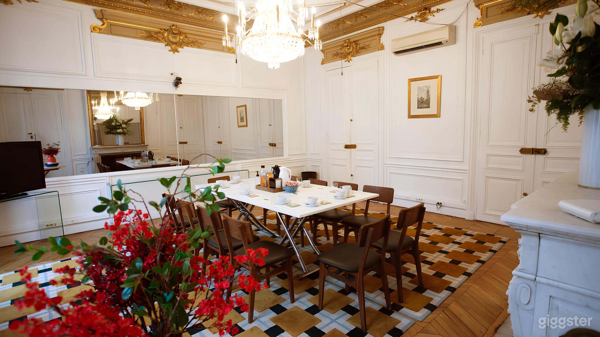 Photo de Gold Room - The Largest and Most Prestigious 2