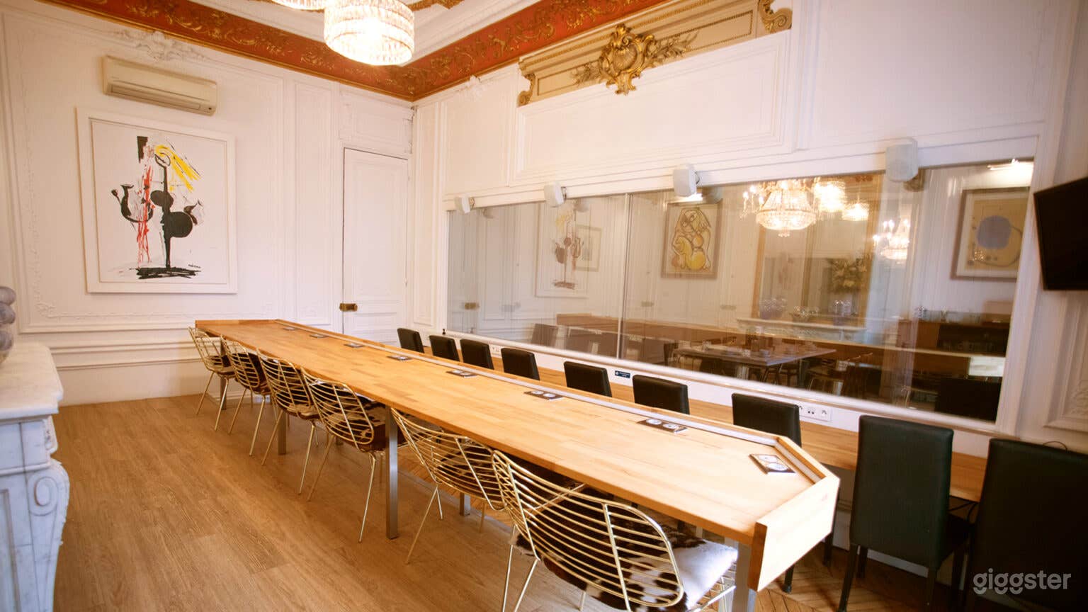 Photo de Gold Room - The Largest and Most Prestigious 3