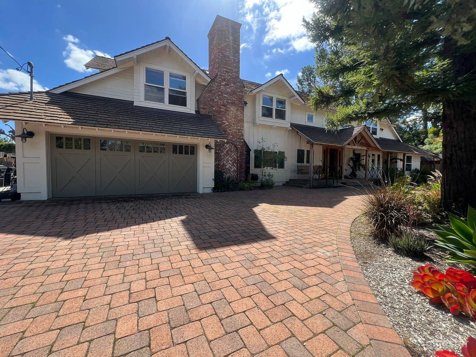 All American Craftsman Pool Home in Walnut Acres Photo 2