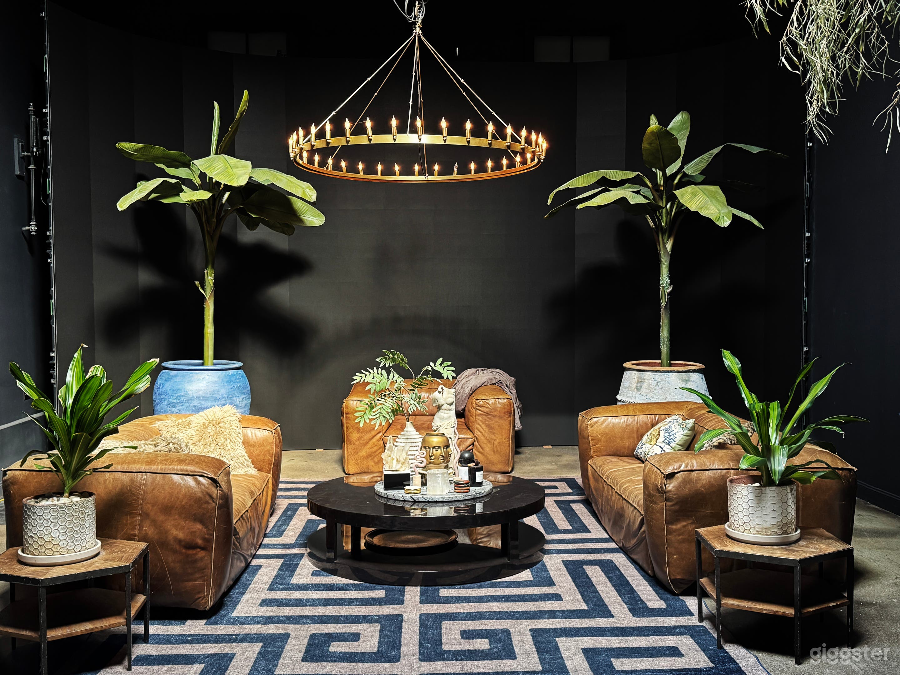 LIVING ROOM without LED VOLUME on 