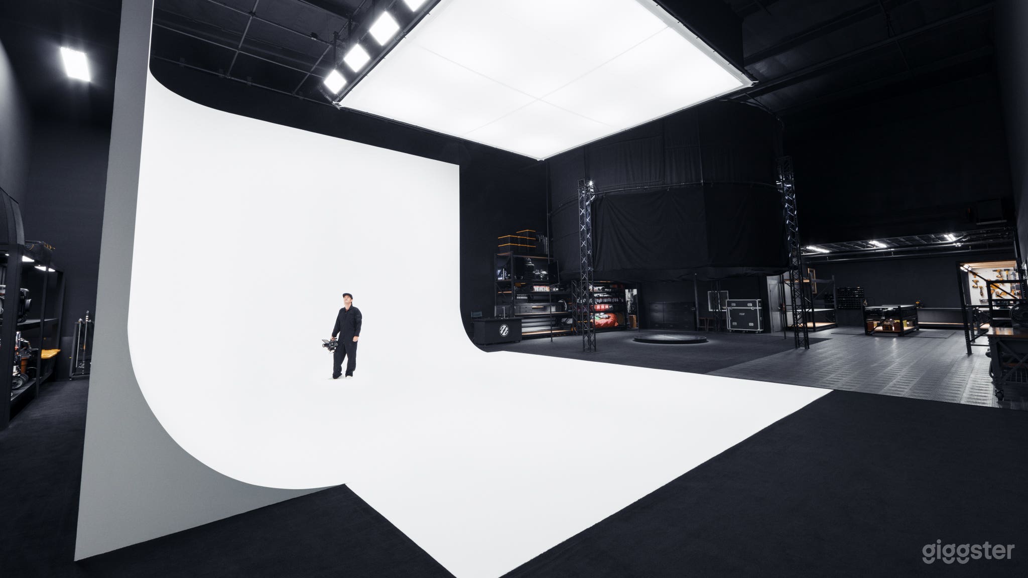 Studio-RGB White Cyc-360 Black Void Room-Temecula Photo 1