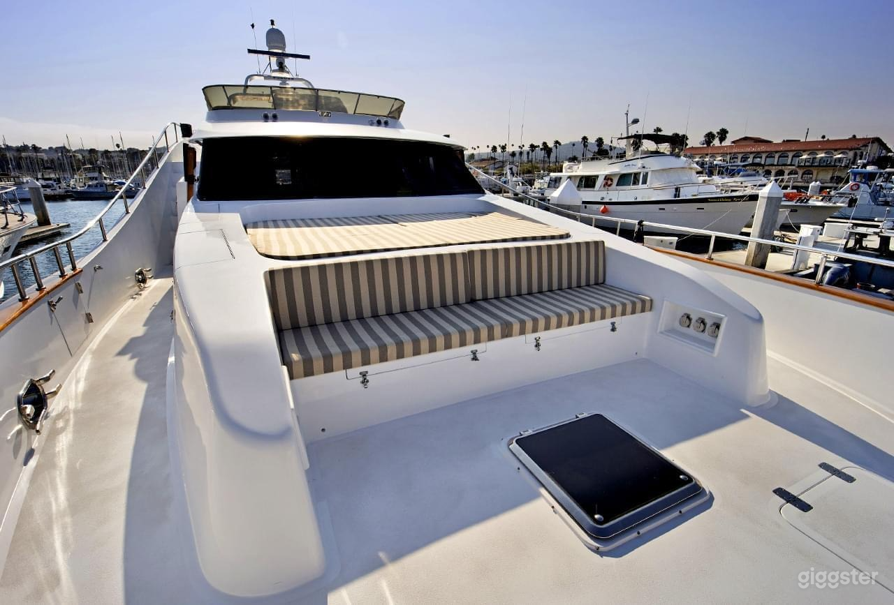 106' TRANS WORLD CUSTOM YACHT Photo 4