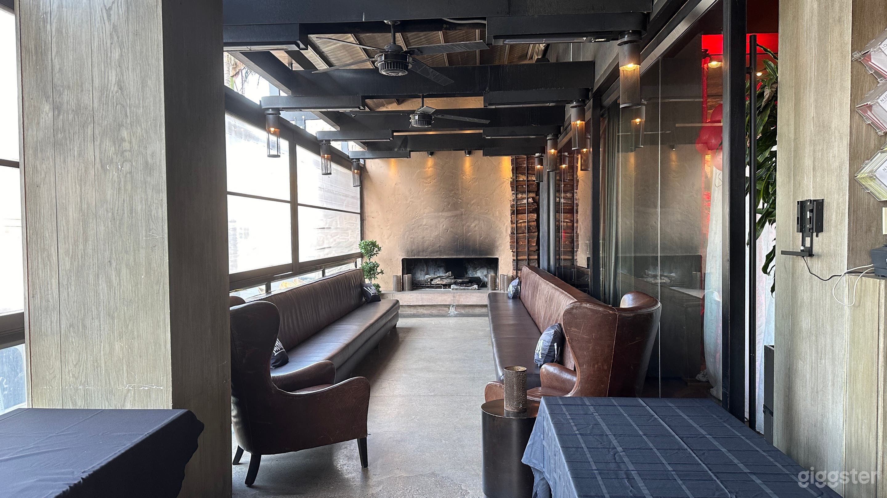 Upscale and Glamorous Loungey Open-Air Patio Photo 3