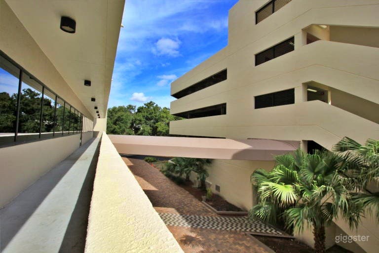  250 SQFT Conference/Meeting Room 