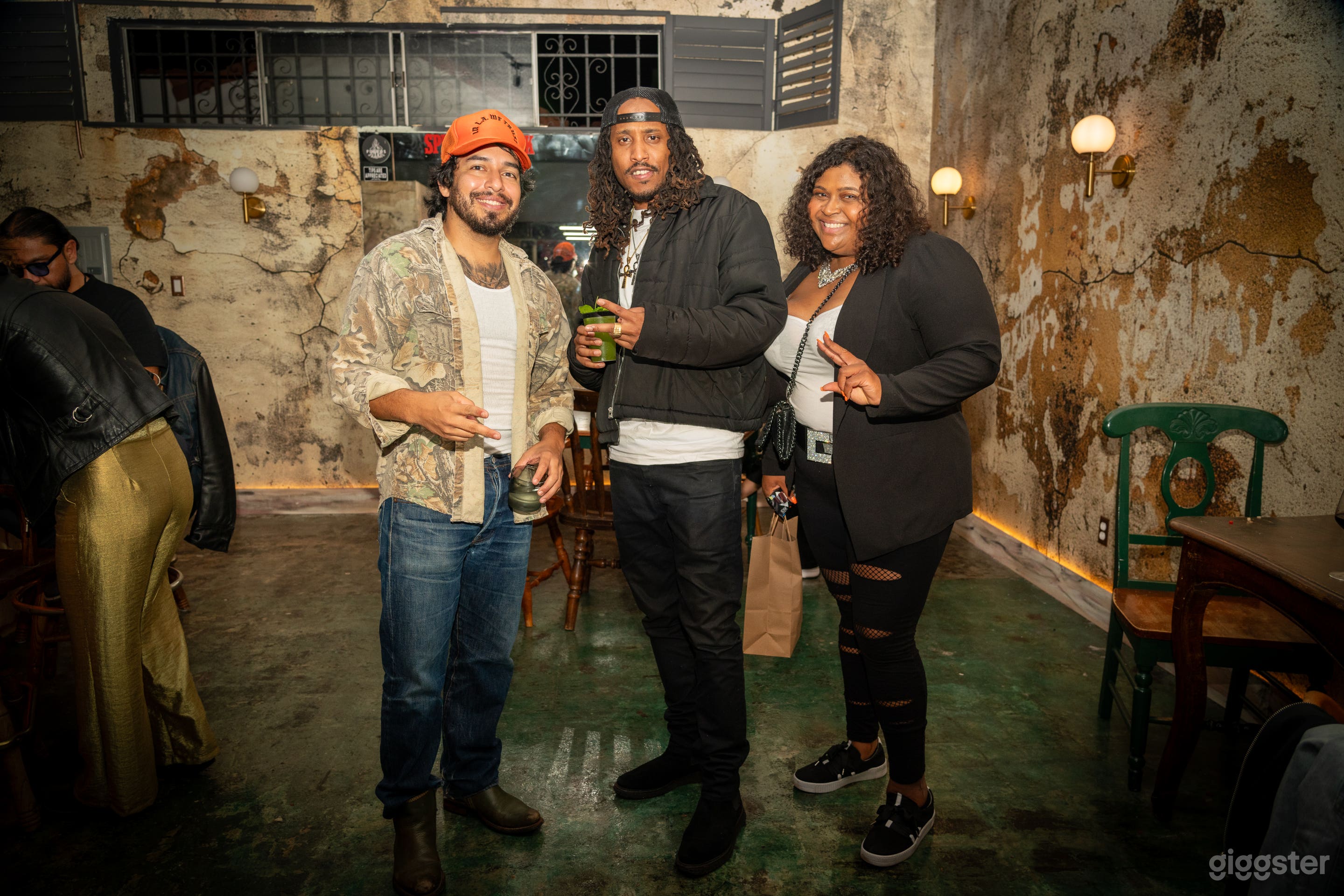 Speak easy wine bar Photo 3