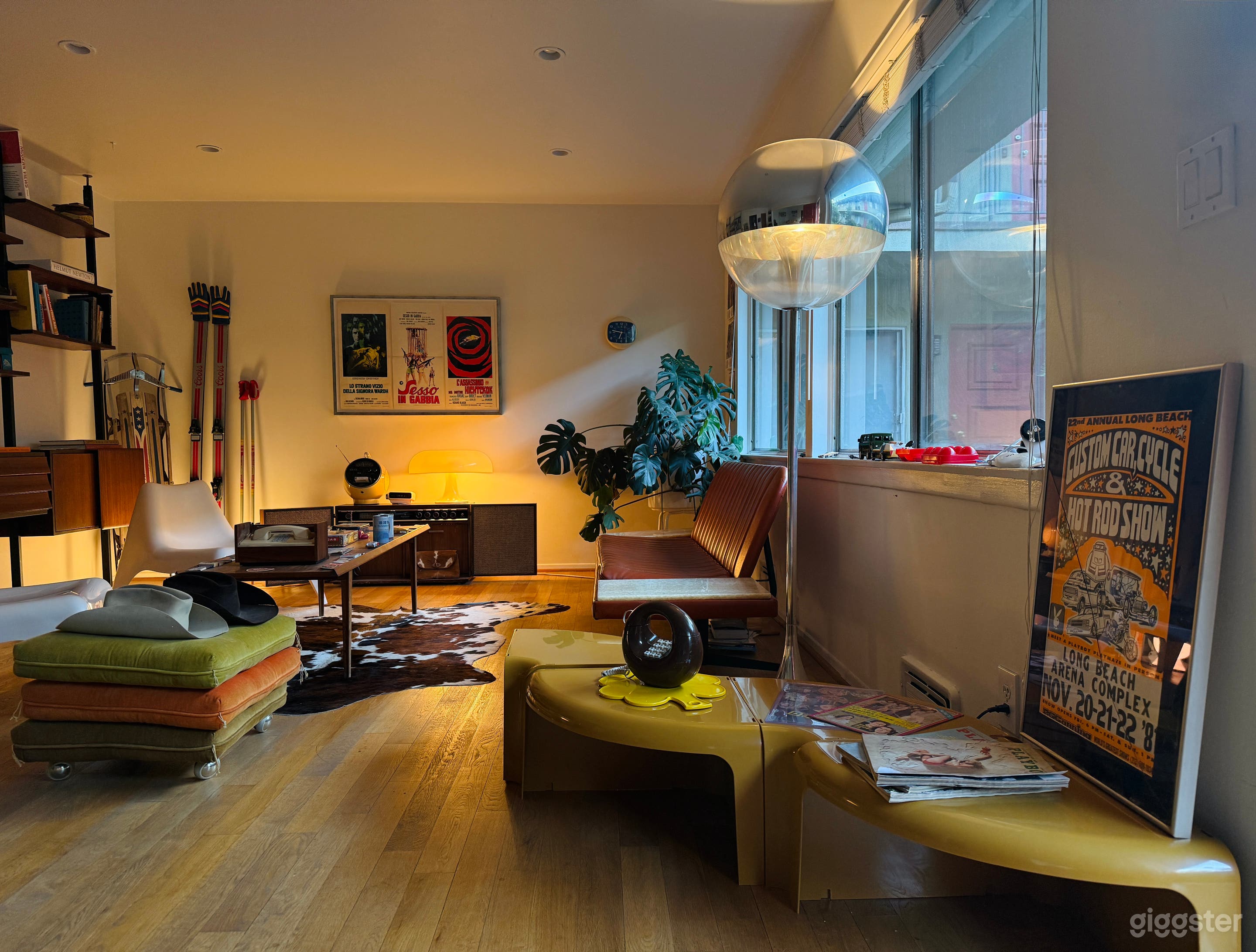 The Space Age Rocketship (1960s-1970s Apartment) Photo 3