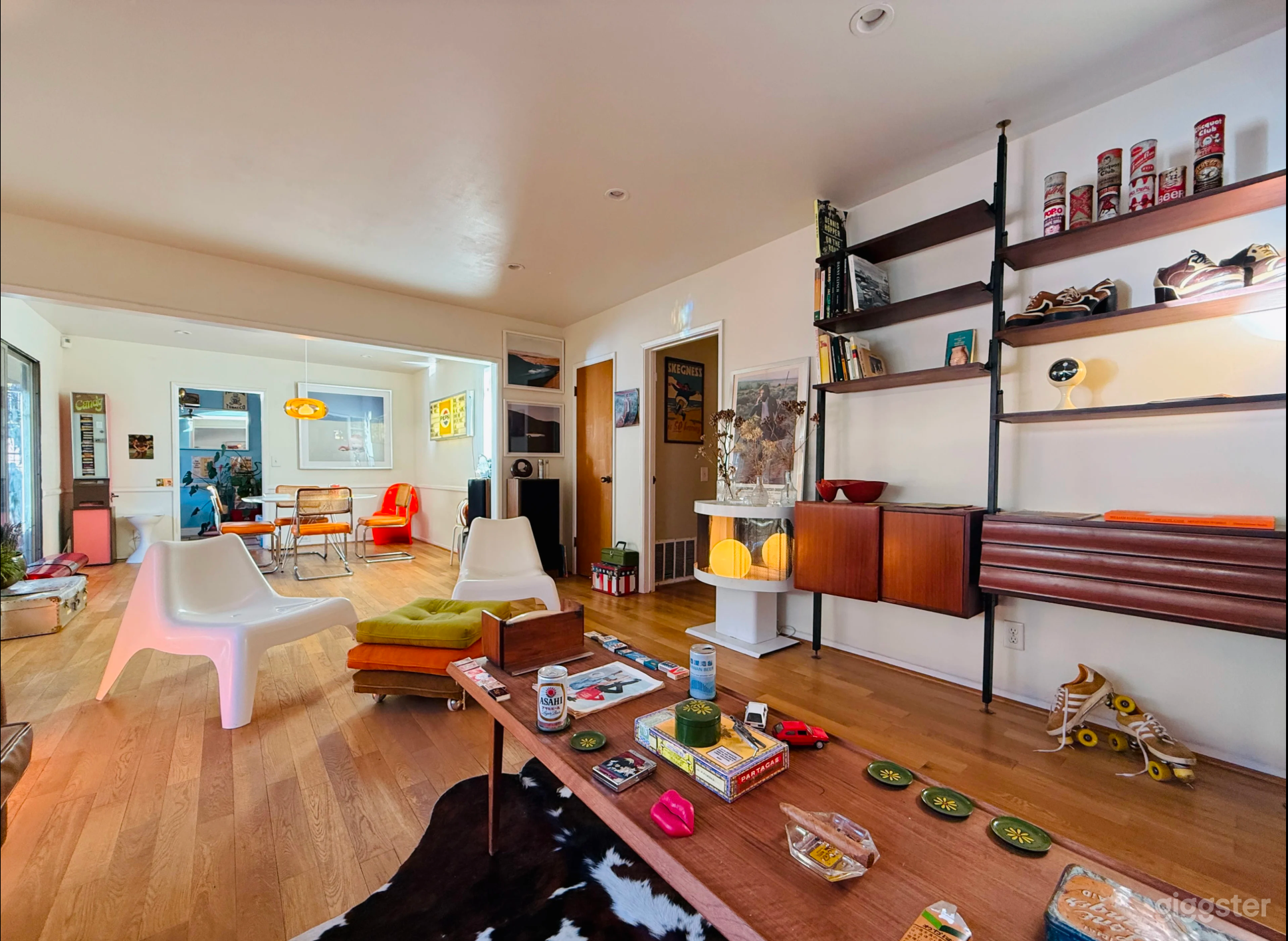 The Space Age Rocketship (1960s-1970s Apartment) Photo 4