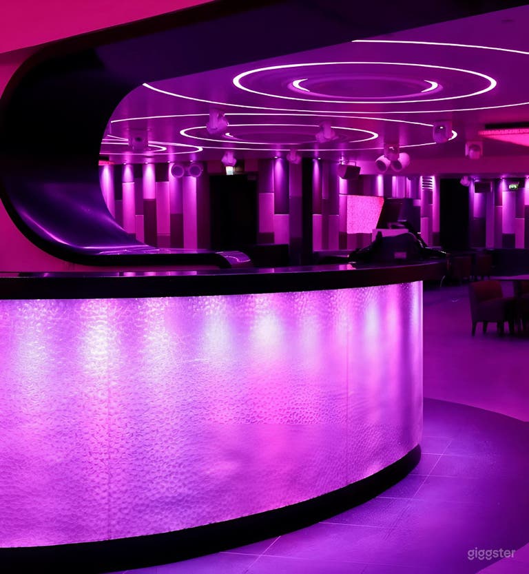 Multi-Room Paris Nightclub with Bar, Restaurant & Bowling 