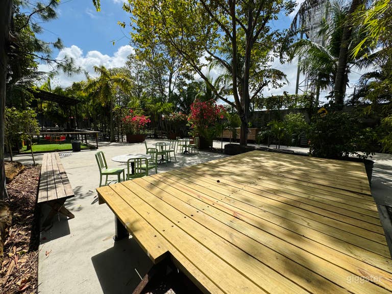  Vibrant Outdoor Haven - The Stage 